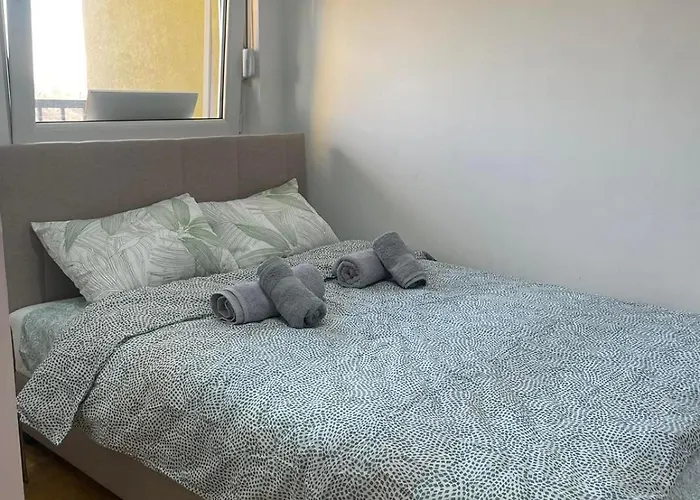 Lv Apartments